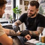 découvrez les meilleurs conseils d'un tatoueur à colmar pour entretenir vos tatouages et préserver leurs couleurs et détails au fil du temps.
